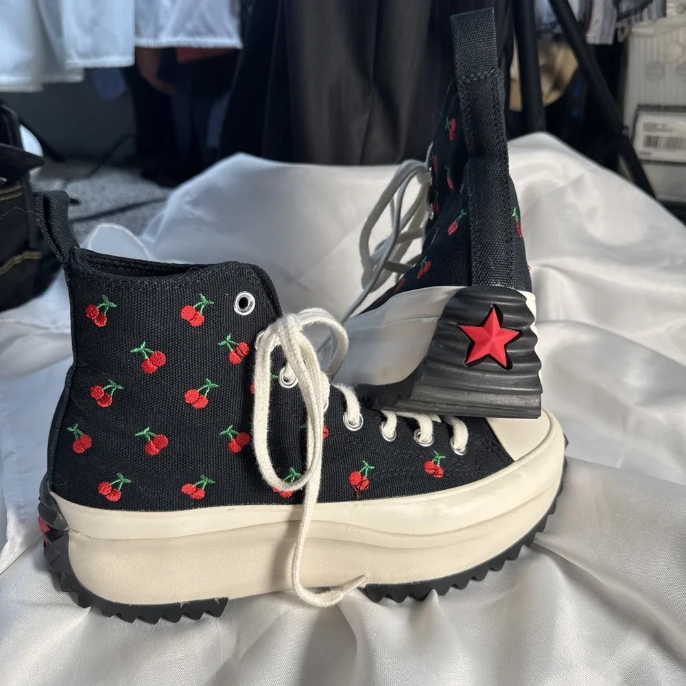 Converse Run Star Hike Men 8 Women 9.5 Platform Cherry Embroidered High A08113C